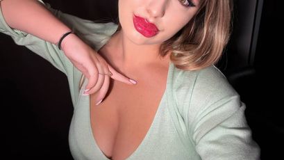 Marinne webcam skyprivate model stream image