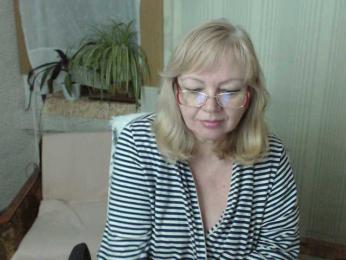 EvelynLoveShy webcam model stream image