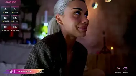 Serene_Sophiex webcam model stream image