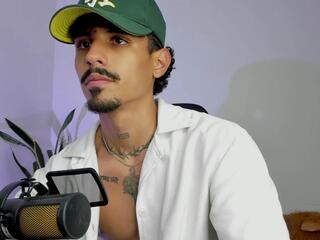 Lukee Taylor webcam model stream image