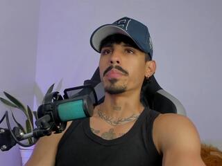 Lukee Taylor webcam model stream image