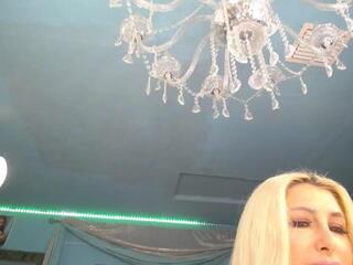 Adrianna Fox webcam model stream image