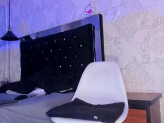 Hanks Love webcam model stream image