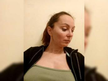 TessBertie webcam model stream image