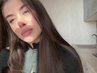 Susannah Redshaw webcam model stream image