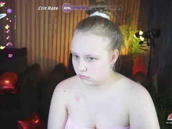CrystallPaws webcam model stream image