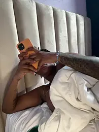 Boneca25 webcam model stream image