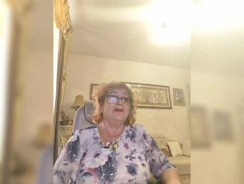 KarinkaSweet webcam model stream image