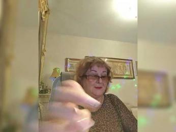 KarinkaSweet webcam model stream image