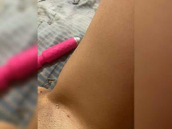 barbi-biana webcam bongacams model stream image