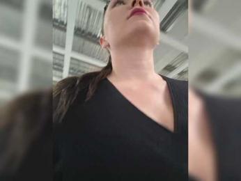 DIVORA webcam bongacams model stream image