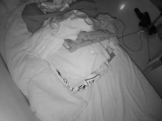 voyeurcam-julmodels-greybed-2 webcam model stream image