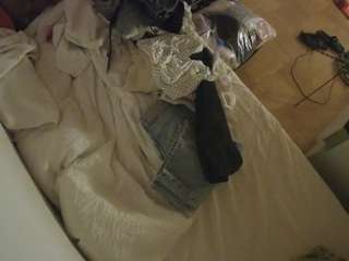 voyeurcam-julmodels-greybed-2 webcam model stream image