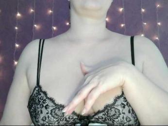 SoftMoon webcam bongacams model stream image