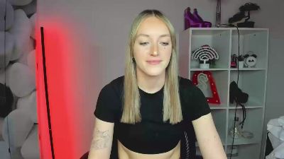 EvelynBlond webcam model stream image