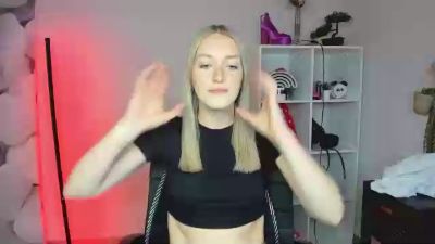 EvelynBlond webcam model stream image