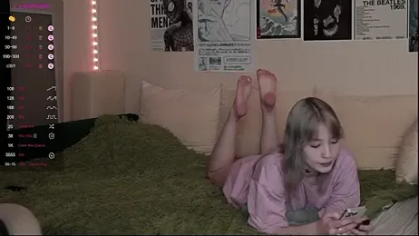 Traharaa webcam model stream image