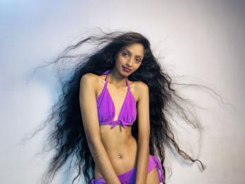 ZaraElina webcam model stream image