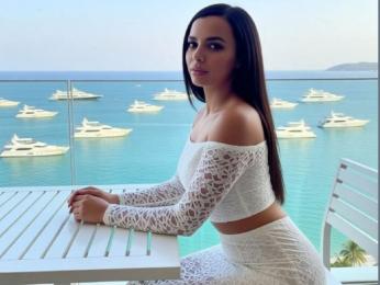 JuliaHayss webcam model stream image