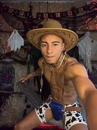 willclayy webcam stripchat model stream image