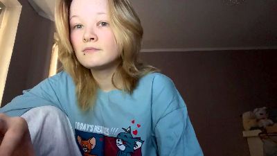 KileyShones webcam model stream image