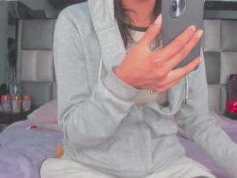 emma__js_ webcam model stream image