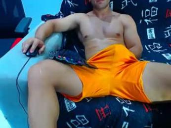 hugo_19cm webcam model stream image