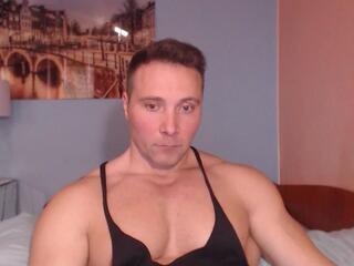 Hunky Muscle webcam model stream image