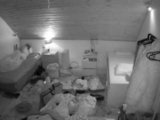 voyeurcam-julmodels-whitebed-3 webcam model stream image