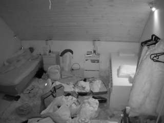 voyeurcam-julmodels-whitebed-3 webcam model stream image