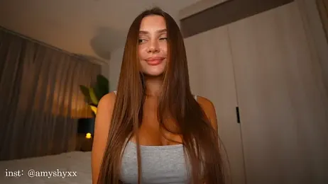 AmyLuxe webcam model stream image