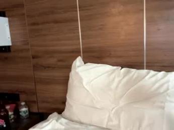 deepthroatqueen33 webcam model stream image