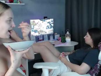 lovers613228 webcam model stream image