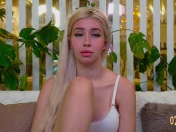 FlowwwerGirl webcam bongacams model stream image