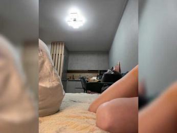 QueenKing webcam model stream image