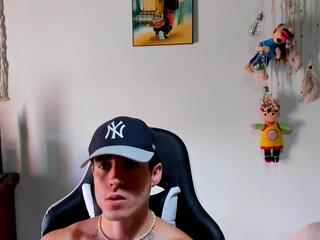 Aaron Bain webcam model stream image