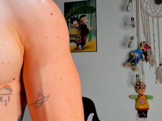 Aaron Bain webcam model stream image