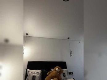 Potifays webcam bongacams model stream image