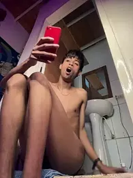 Mauuu18 webcam model stream image