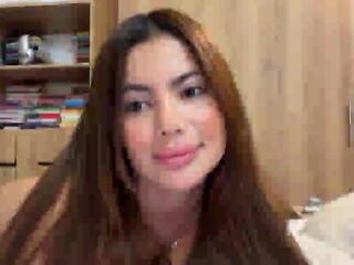 Kitty Lowell webcam flirt4free model stream image