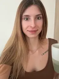 emma05 webcam model stream image