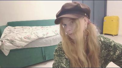 MickeyAnway webcam cam4 model stream image