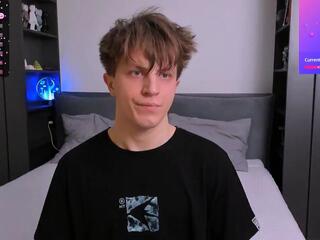 Curtis Crew webcam model stream image