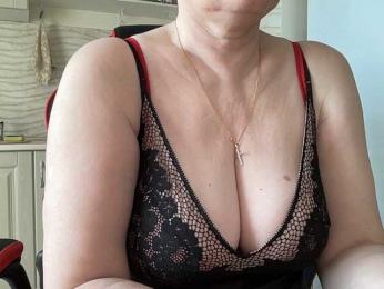 HotMilfPussy webcam model stream image