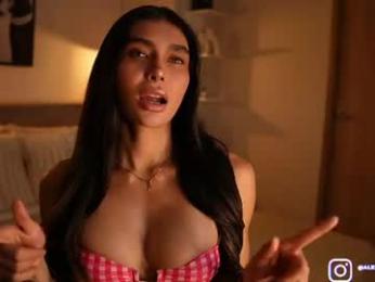 abril_w18 webcam model stream image