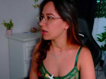 NicoleIris webcam model stream image