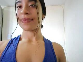 Savannah Luna webcam model stream image