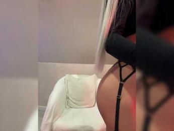 PauLiiine webcam model stream image