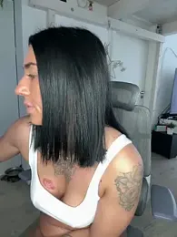 IntiMia webcam model stream image