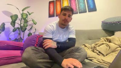 E1drian32_ webcam model stream image